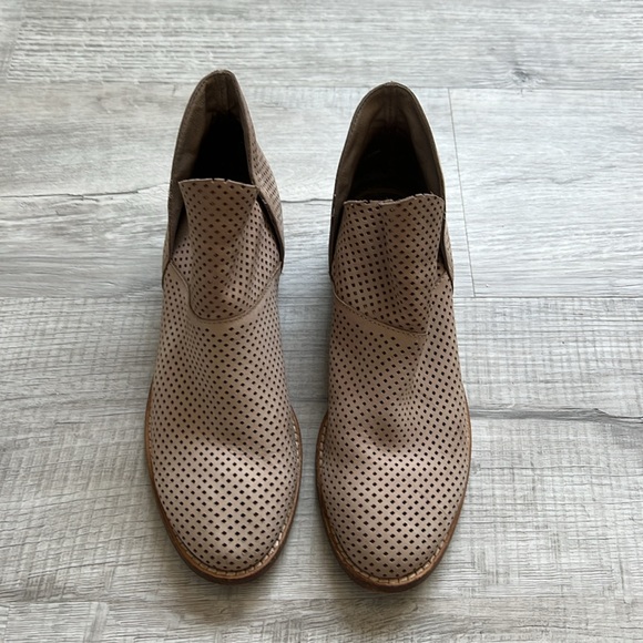 Eileen Fisher Taupe Booties - Picture 2 of 5
